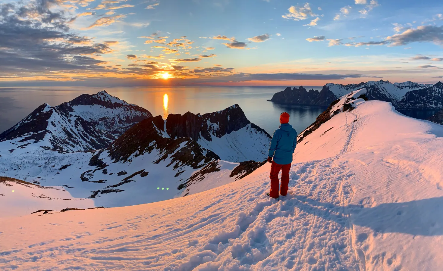 Skiing at Husfjellet